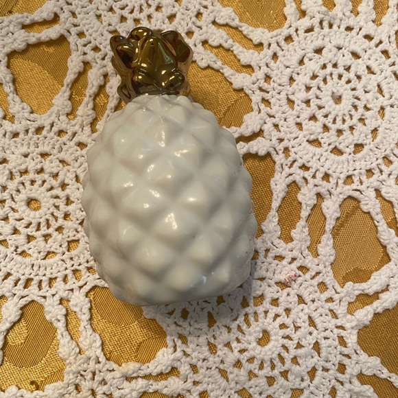 Salt shaker - Picture 1 of 3